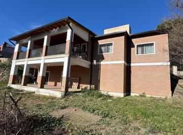 Casa · 248m² · 6 Ambientes · 1 Cochera · Venta Casa 2 Dorm. Icho Cruz Cordoba