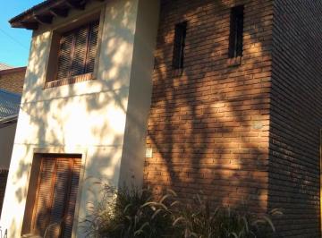 Casa de 2 ambientes, Funes · Excelente Casa de 2 Plantas con Pileta – Ideal Vivienda, Oficinas o Consultorios