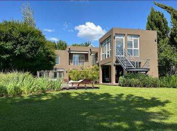 Casa · 360m² · 5 Ambientes · Casa en Alquiler en Santa María de Tigre Al Río
