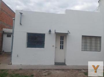 Casa · 88m² · 3 Ambientes · 1 Cochera · Casa en Venta - 2 Dorm. 1 Baño - Luján
