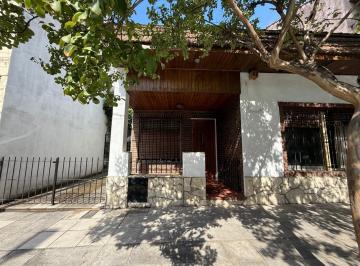 Casa · 156m² · 3 Ambientes · 1 Cochera · Venta Casa 3 Ambientes con Cochera en Lote Propio Florida