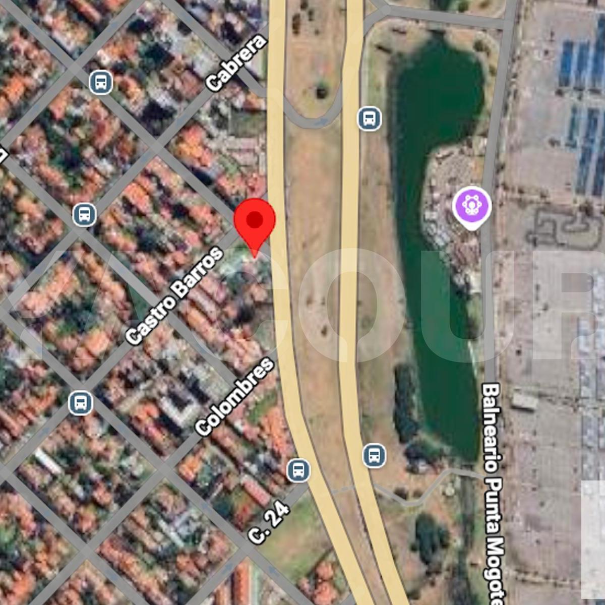 Terreno en venta 648m² sobre calle Calabria — Mar del Plata