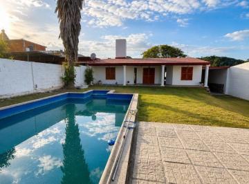 Casa · 140m² · 4 Ambientes · 3 Cocheras · Venta Casa 2 Dorm. en La Calera con Amplio Patio Pileta - Vistas a Las Sierras