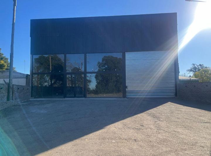 Local comercial · 793m²