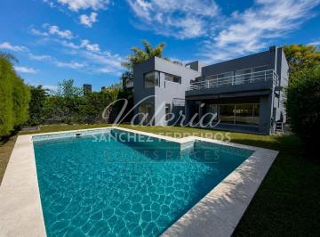Casa · 200m² · 4 Ambientes · 1 Cochera · Casa en Venta Altos de Hudson II - 5 Ambientes