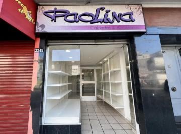 Local comercial de 1 ambiente, Tres de Febrero · Dueño Alquila Local Pleno Centro de Caseros - Av San Martin 2245.