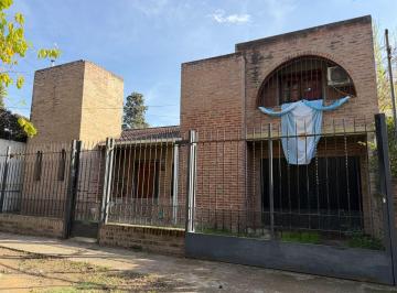 Casa de 5 ambientes, Córdoba · Casa de 183 m² con 2 Dorm. y Cochera Doble en Venta en Santa Isabel