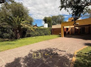 Casa · 232m² · 5 Ambientes · 2 Cocheras · Casa en Venta 3 Dorm. con Pileta en Villa Allende Golf – Escritura