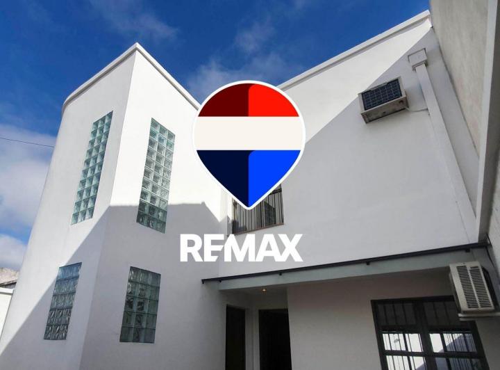 Casa · 158m² · 6 Ambientes · 2 Cocheras