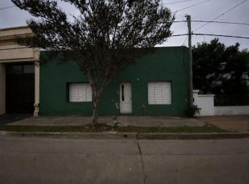 Casa · 95m² · 4 Ambientes · Casa Céntrica en Venta. San Carlos Centro