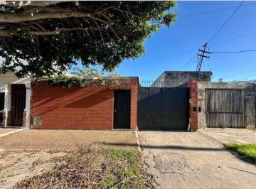 Bodega-Galpón · 220m² · 3 Ambientes · Galpon con Vivienda en Venta Palos Al 400 V. Dominico