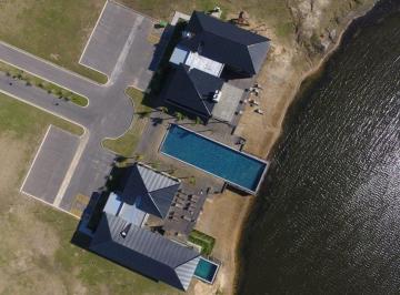 Terreno · 932m² · Venta de Lote en Barrio Nautico El Naudir