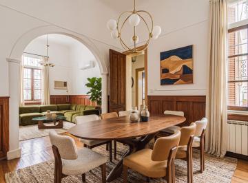Casa · 141m² · 4 Ambientes · 1 Cochera · Venta Casa Lote Propio Remodelada en Flores