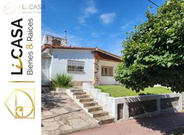 Casa · 110m² · 5 Ambientes · 2 Cocheras · Casa 3 Dorm. 2 Baños Gran Patio - Pedro de Mesa 700 - Parque Velez Sarsfield