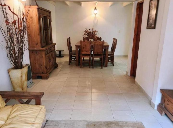 Casa · 90m² · 3 Ambientes · 2 Cocheras