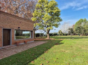Casa · 290m² · 4 Ambientes · 4 Cocheras · Venta Casa Carmen de Areco Chacras de La Alameda
