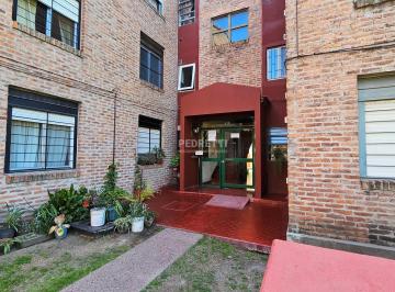 Departamento · 43m² · 3 Ambientes · 1 Cochera · Depto. en Venta de 3 Ambientes con Balcón en Barrio Isabel La Católica, Ciudad Evita, Apto Crédito