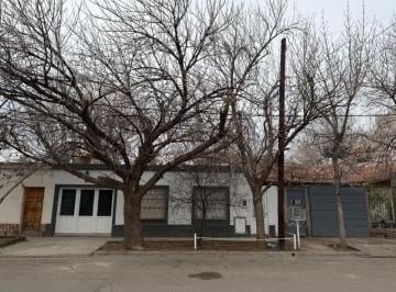 Casa de 3 ambientes, Neuquén · Casa en Venta en Neuquen - Estilo Clasico con Gran Potencial