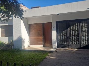 Casa · 111m² · 4 Ambientes · 1 Cochera · Casa en Venta en Villa Marta