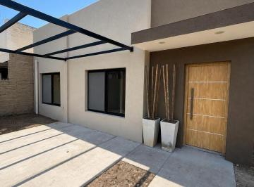 Casa · 71m² · 2 Dormitorios · Casa en Funes