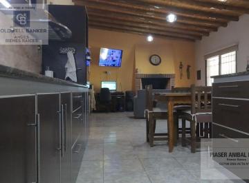 Casa · 163m² · 7 Ambientes · 2 Cocheras · Casa con Parque con Frutales y Cierre Perimetral Crateus