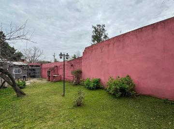 Casa · 121m² · 4 Ambientes · 1 Cochera · Casa 4 Amb en Venta con Parque Berazategui