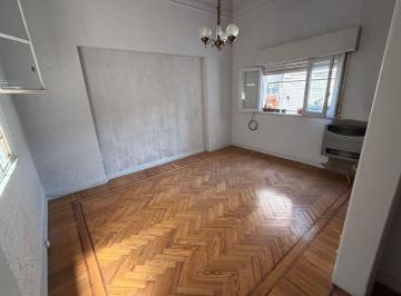 Departamento de 3 ambientes, San Telmo · Venta - San Telmo - 3 Ambientes con Dependencia - Edificio de Estilo