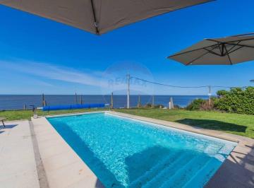 Casa · 220m² · 4 Ambientes · 3 Cocheras · Alquila Casa 4 Dorm Frente Al Mar. Villa Argentina