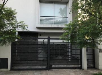 Casa · 190m² · 4 Ambientes · 3 Cocheras · Casa en Venta Ituzaingo Norte