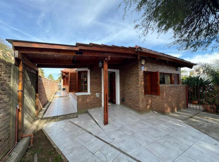 Casa · 304m² · 7 Ambientes · 2 Cocheras