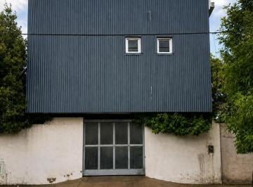 Casa · 120m² · 2 Ambientes · 2 Cocheras · Duplex 2 Dorm. en Venta en Berisso