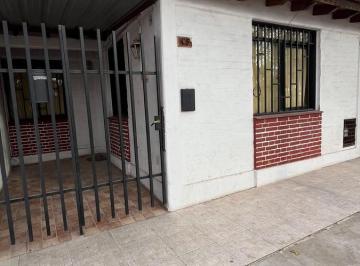 Casa · 4 Ambientes · 1 Cochera · Casa en Godoy Cruz