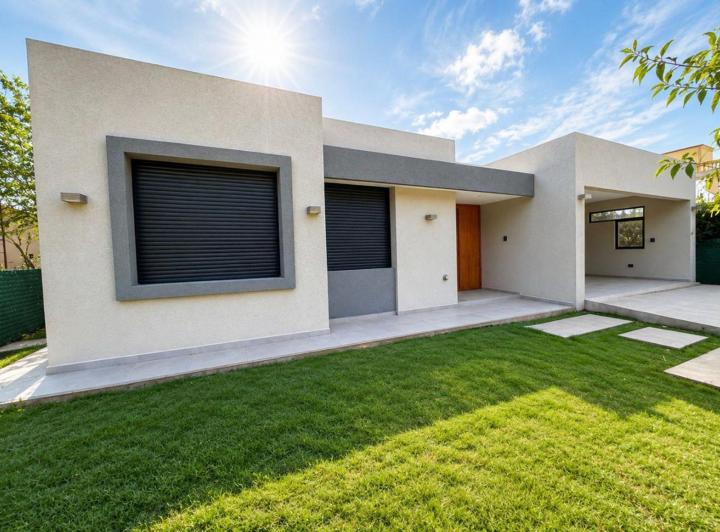 Casa · 139m² · 5 Ambientes · 2 Cocheras
