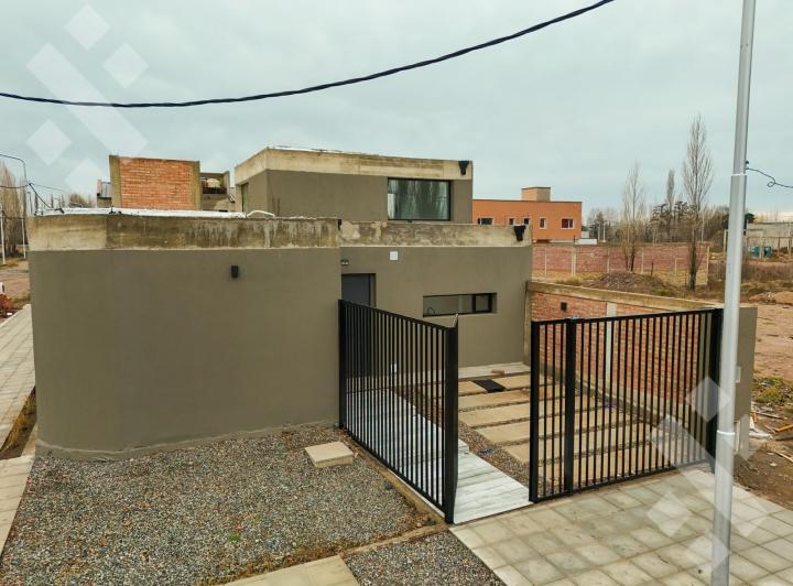 Casa · 150m² · 3 Ambientes · 2 Cocheras