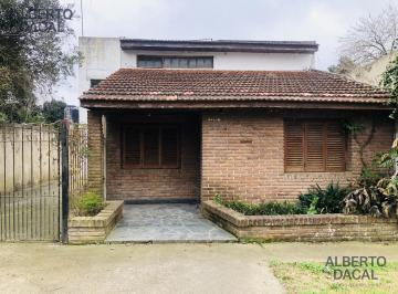 Casa · 100m² · 6 Ambientes · 2 Cocheras · Casa en Venta en 25/453 y 454 City Bell - Alberto Dacal Propiedades