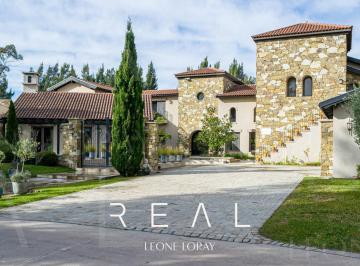 Casa · 882m² · 10 Ambientes · 3 Cocheras · Casa en Venta Saint Thomas Este Oeste, Canning, 10 Ambientes