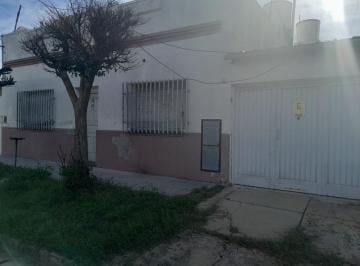 Casa · 110m² · 5 Ambientes · 1 Cochera · Casa de 5 Ambientes en Villa Madero