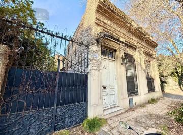 Casa · 461m² · 3 Dormitorios · Adrogue - Casa Antigua - 3 Dorm.