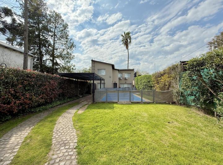 Casa · 160m² · 3 Dormitorios · 2 Cocheras