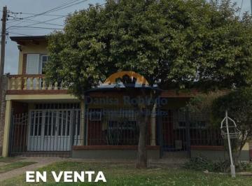 Casa · 250m² · 6 Ambientes · 1 Cochera · ¡Casa en Venta en Santo Tome!