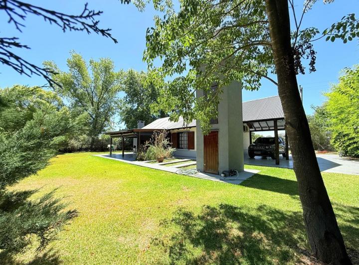 Casa · 88m² · 3 Ambientes · 6 Cocheras