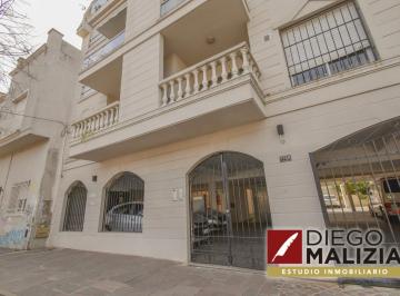 Departamento · 68ha · 3 Ambientes · 2 Cocheras · Venta Departamento 3 Ambientes con Parrilla y Cochera, Banfield
