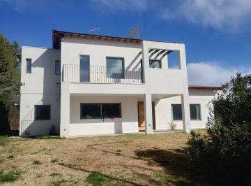 Casa · 270m² · 3 Dormitorios · Alquiler Casa en B* Privado, Confort y Amplitud. Tunuyan