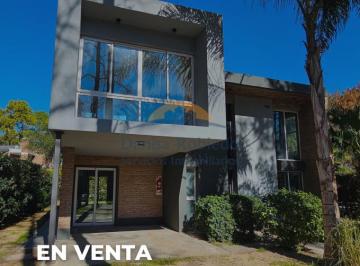 Casa · 207m² · 6 Ambientes · ¡Casa a Estrenar en Venta en Santo Tome!