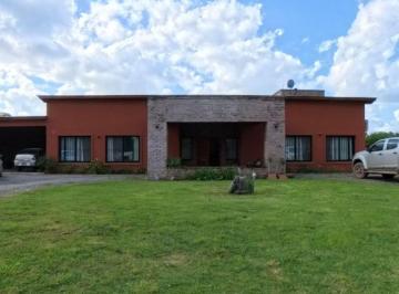 Casa de 7 ambientes, Suipacha · Casa Quinta en Venta – Suipacha | Zona Quintas
