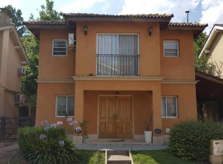 Casa · 120m² · 4 Ambientes · 2 Cocheras