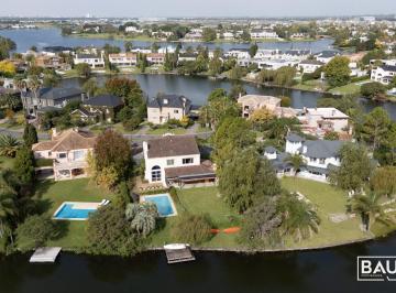 Casa · 373m² · 7 Ambientes · 2 Cocheras · Casa en Venta en Los Castores, Nordelta, Tigre
