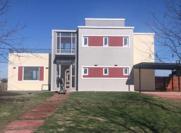 Casa · 182m² · 5 Ambientes · 4 Cocheras · Casa - El Canton - Islas