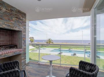 Foto1 · Apartamento en Alquiler de 2 Dormitorio Frente Al Mar en Edificio Cruceros, Punta del Este, Playa m