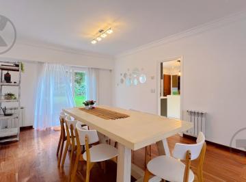 Casa · 185m² · 4 Ambientes · 1 Cochera · Alquiler 24 Meses | Moderna Casa 4 Ambientes | Parque y Cochera | Playa Grande